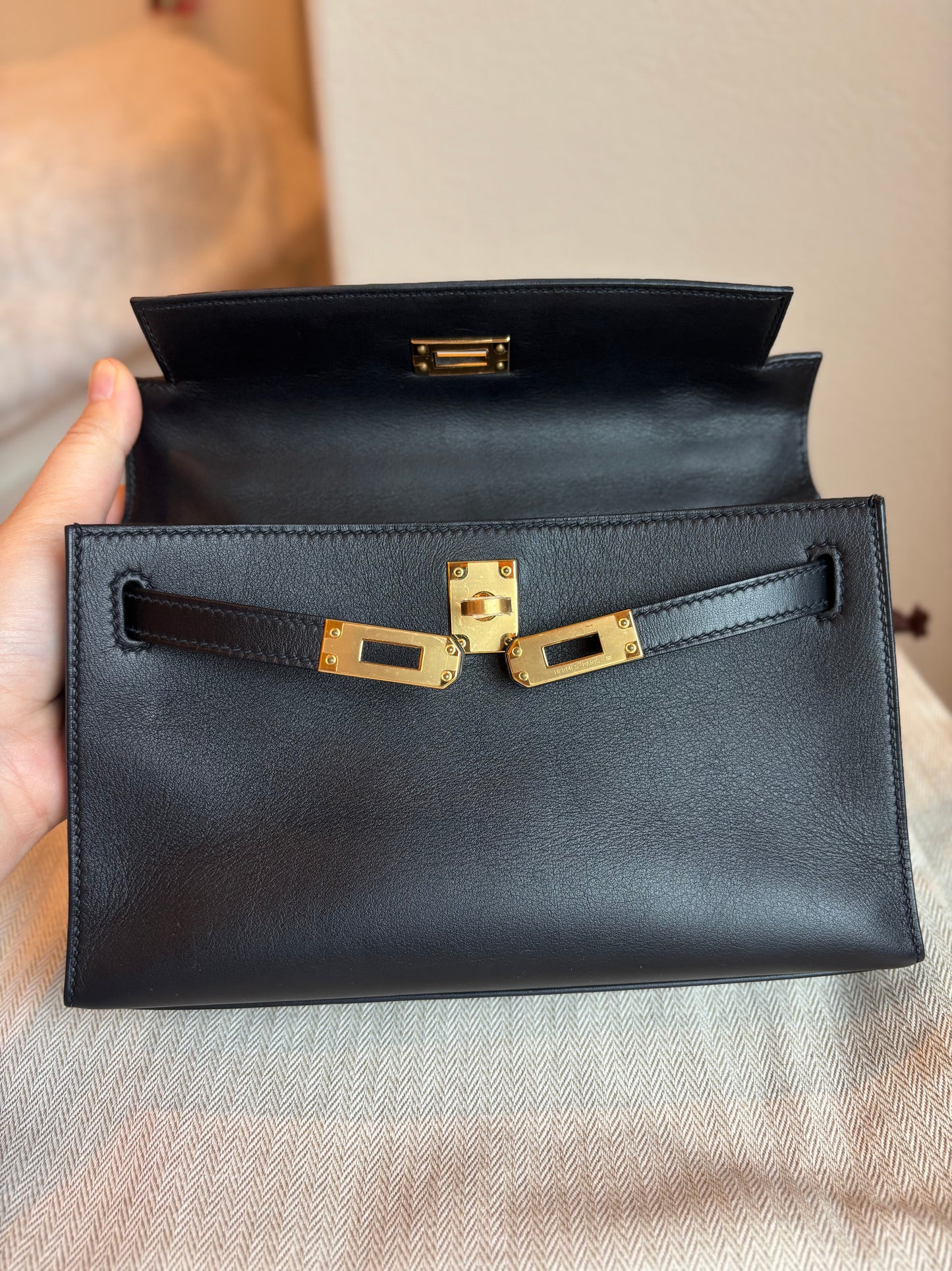 Kelly Pochette Swift Black GHW