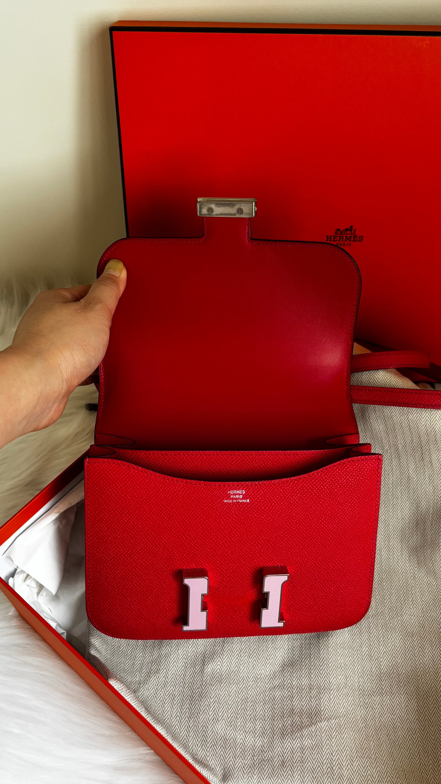 Constance 18 Rouge Casaque Lacquer Hardware