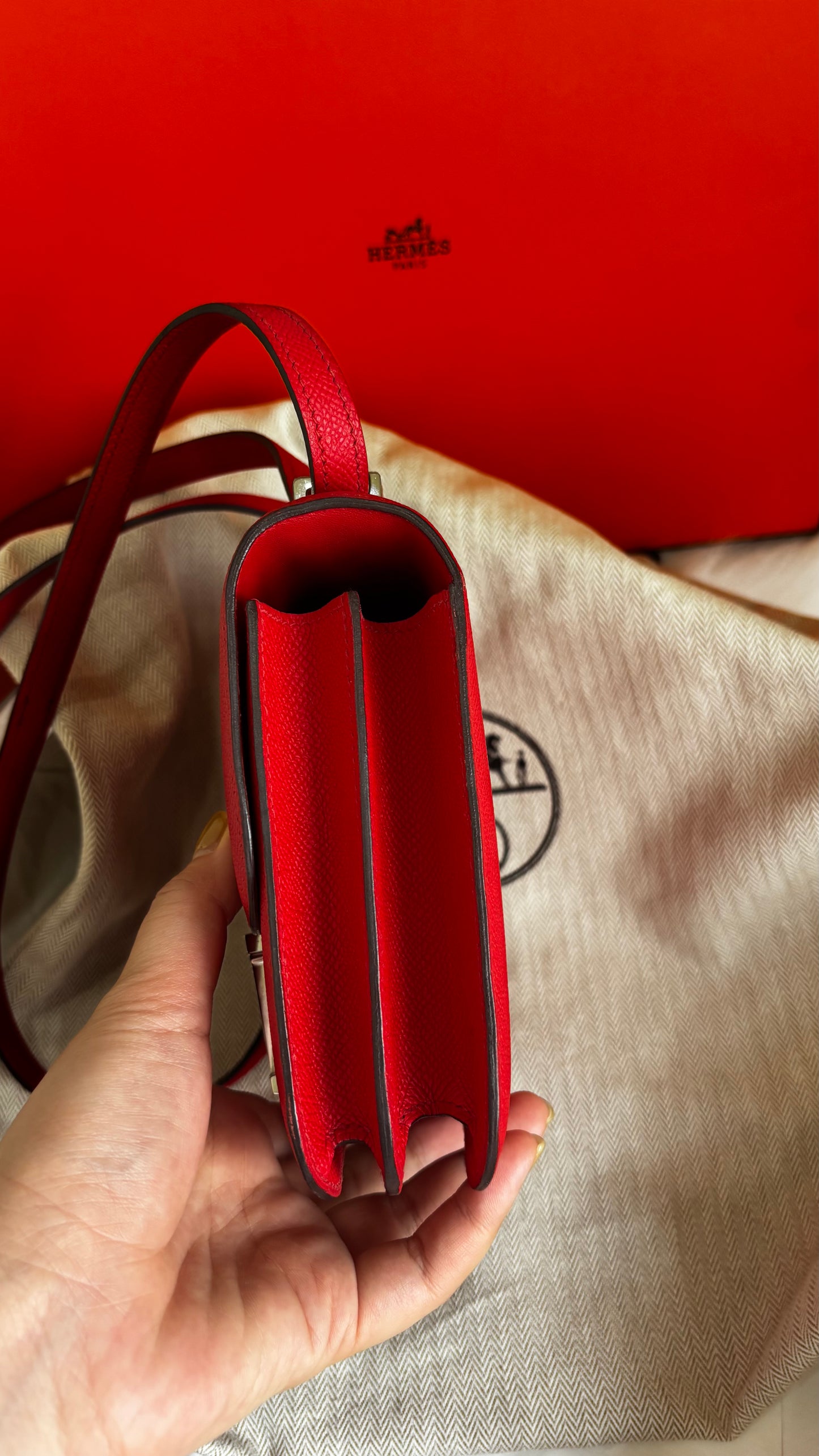 Constance 18 Rouge Casaque Lacquer Hardware