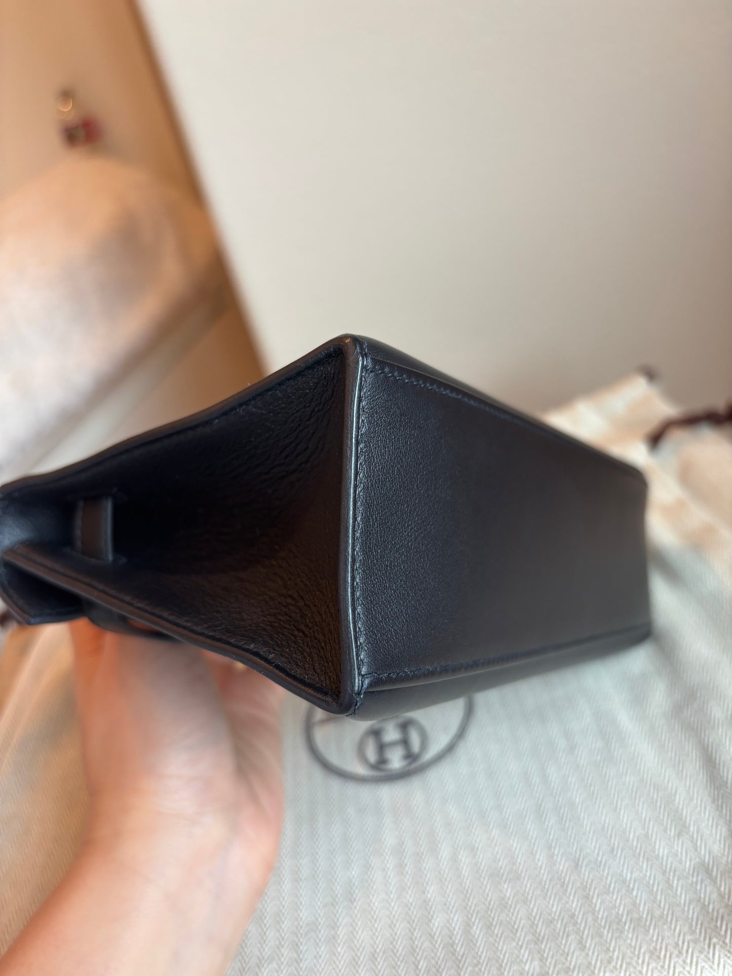 Kelly Pochette Swift Black GHW