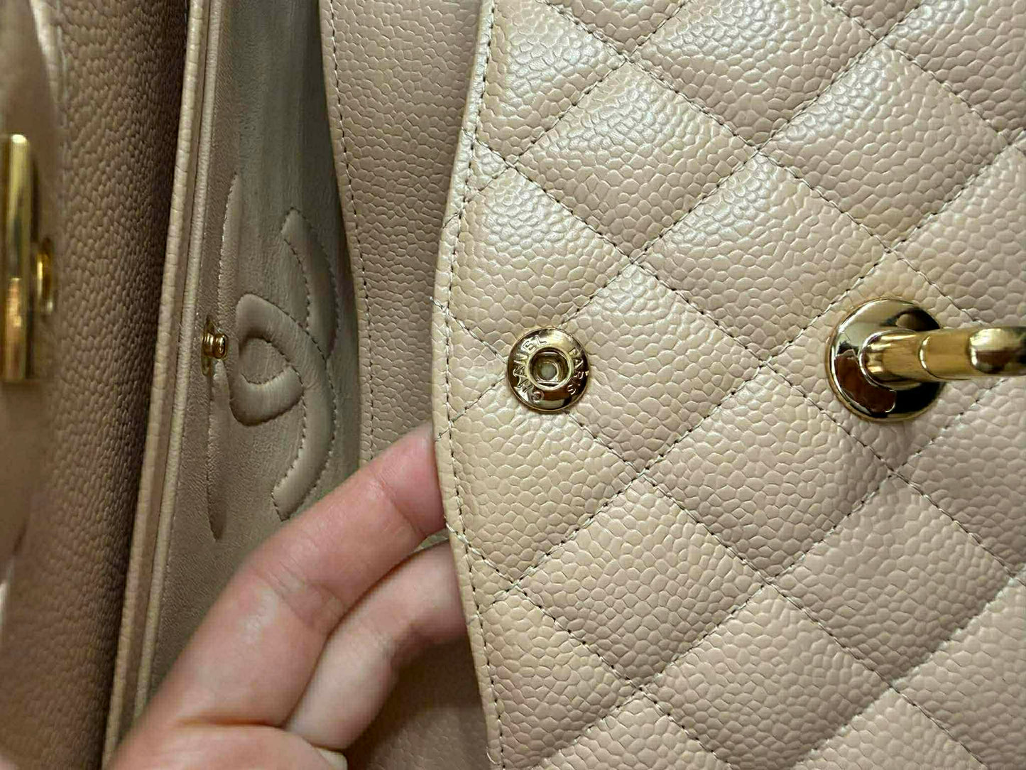 Chanel Classic Flap Medium Beige (wire price)