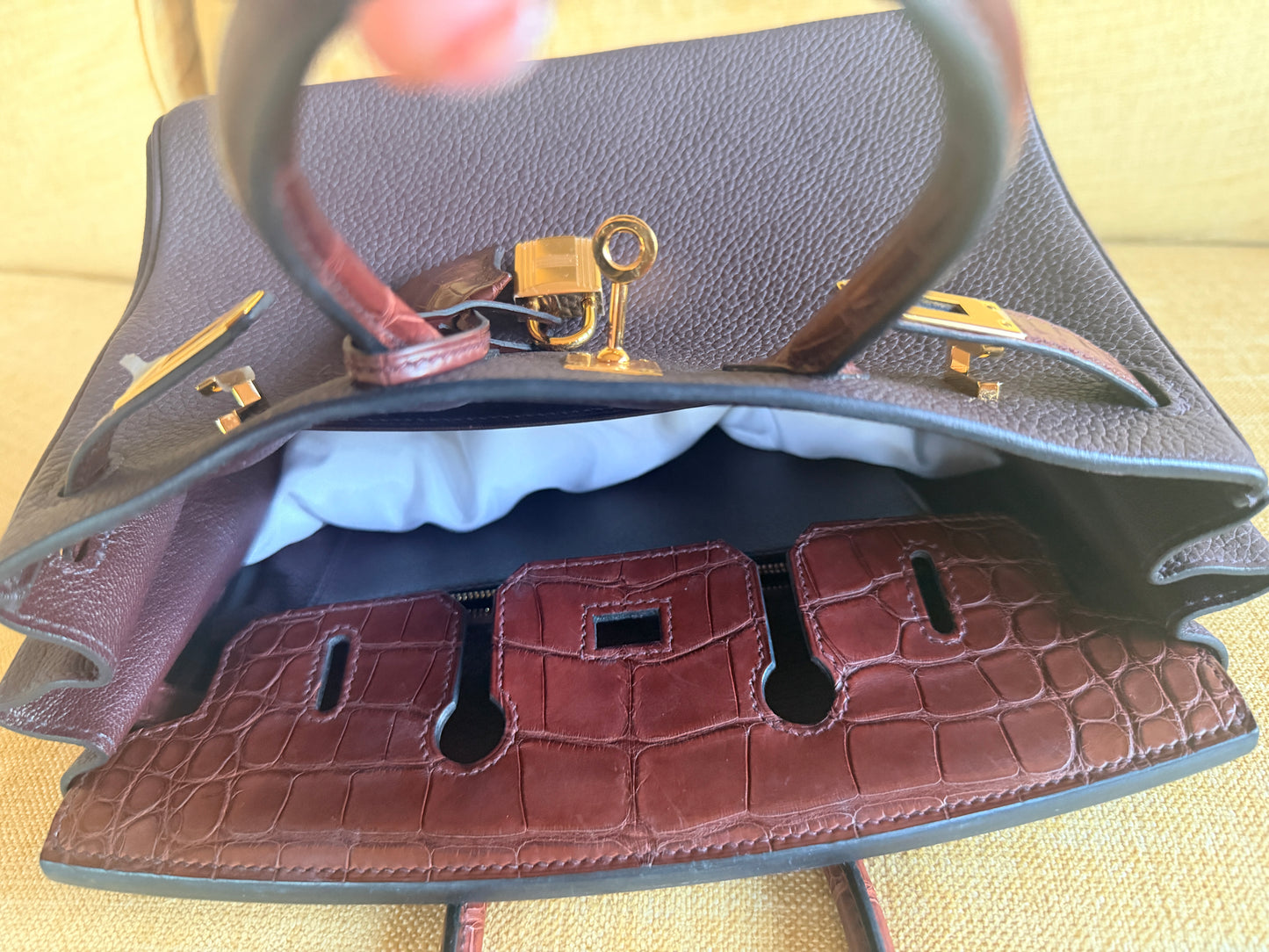 Birkin 25 touch GHW

Rouge sellier/ bourgogne