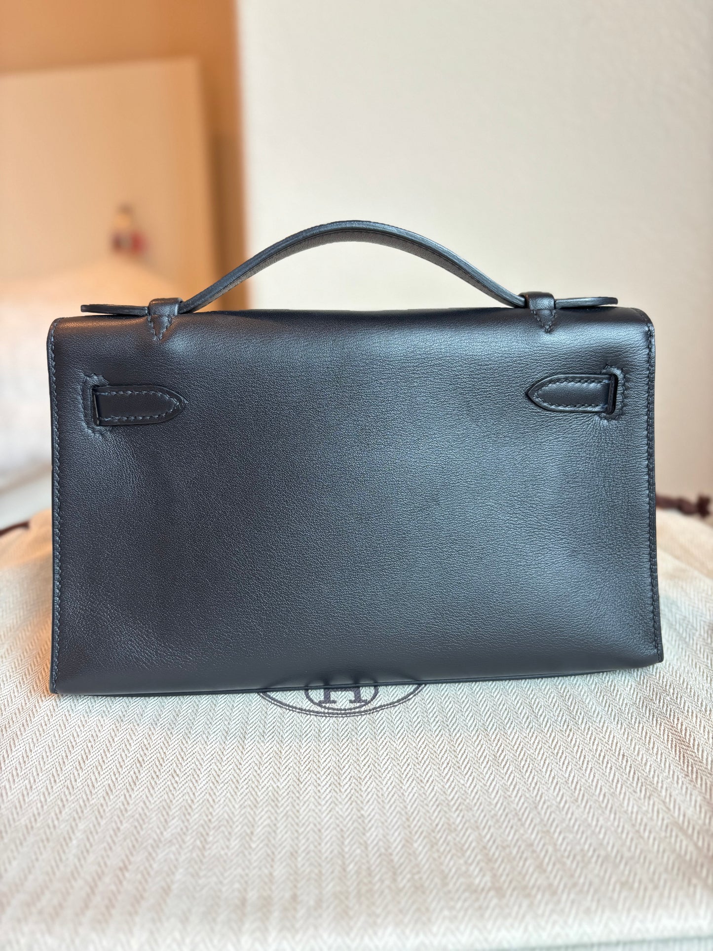 Kelly Pochette Swift Black GHW
